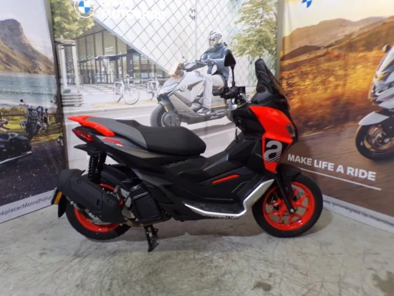 APRILIA SR GT 125