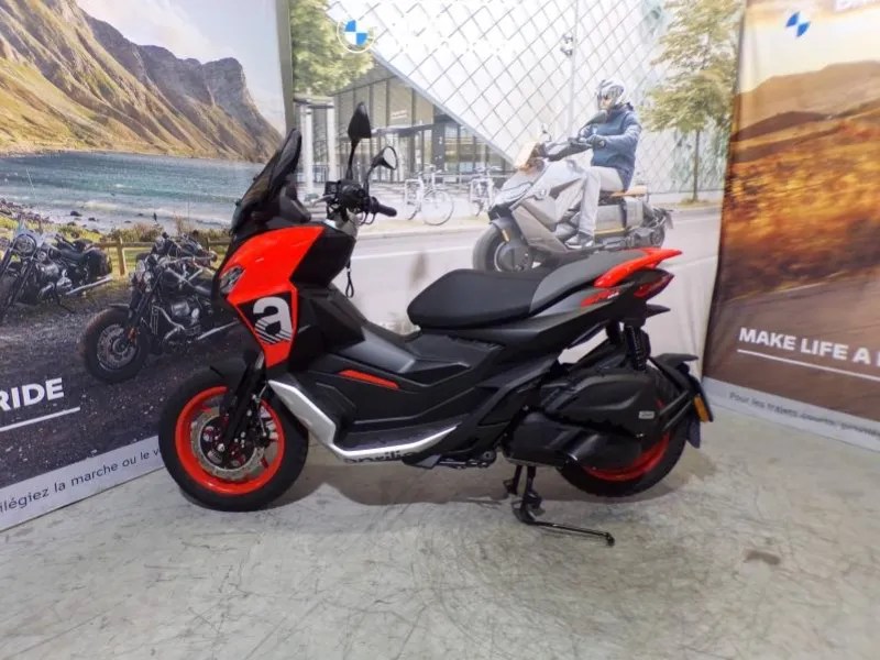 APRILIA SR GT 125