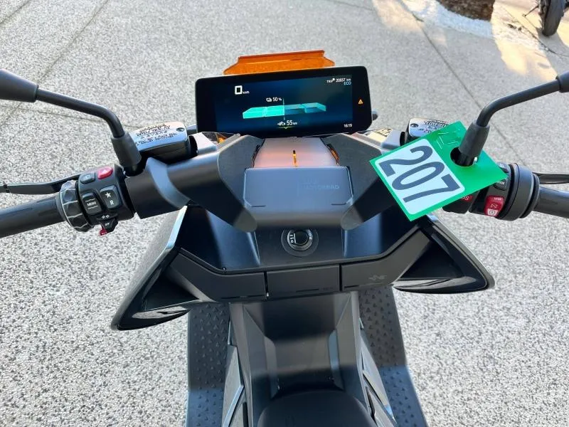 BMW CE04 15kw finition pro, chargeur rapide