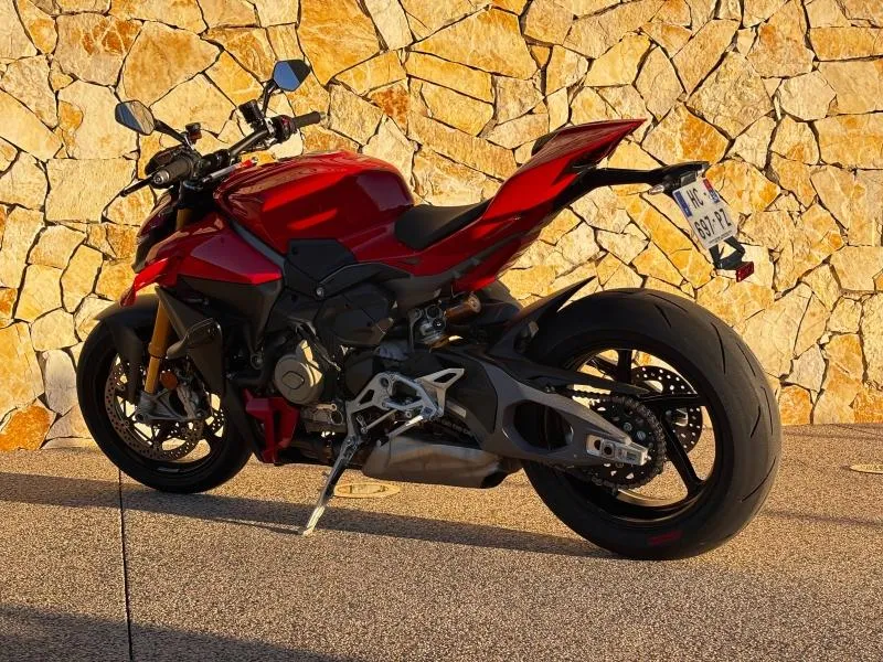 DUCATI 1103 Streetfighter V4 S