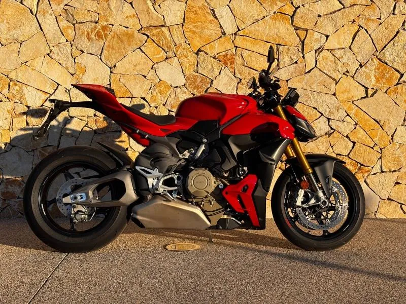 DUCATI 1103 Streetfighter V4 S
