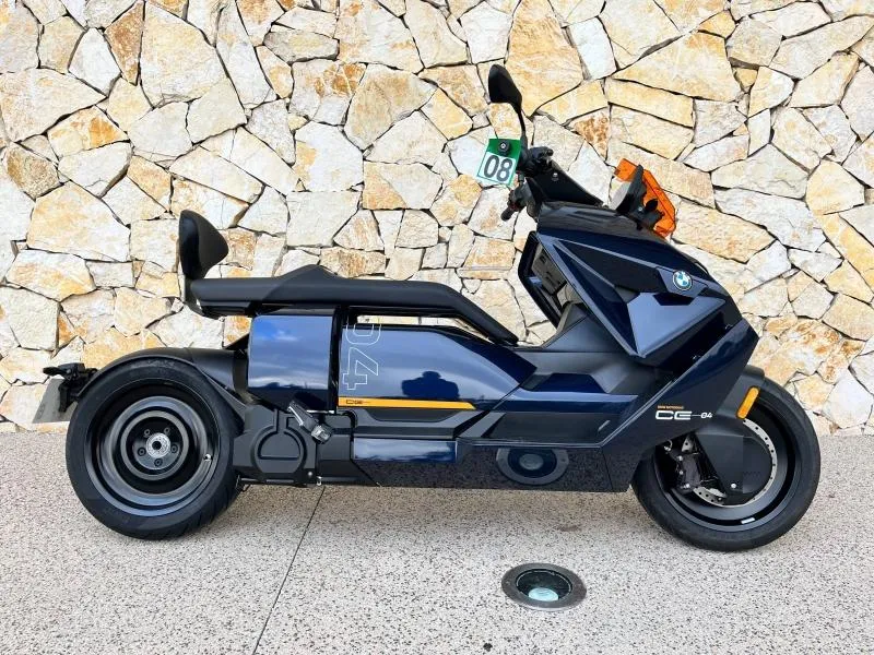 BMW E04  11KW 125CM3 CE04 CE-04