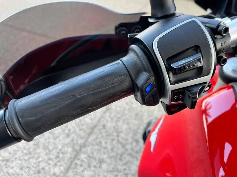 MOTO-GUZZI 850 ABS + TC full options