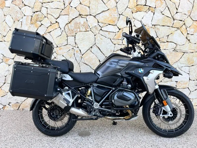 BMW 1250 GS TRIPLE BLACK FULL OPTION