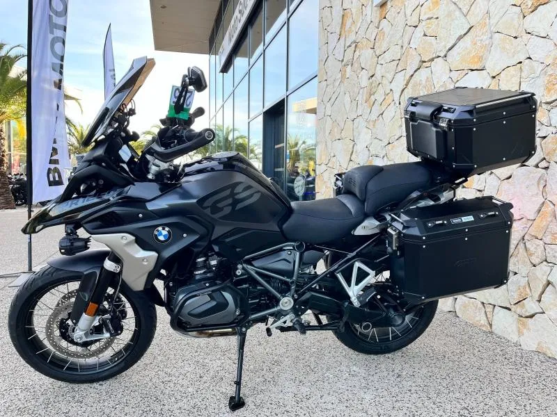 BMW 1250 GS TRIPLE BLACK FULL OPTION
