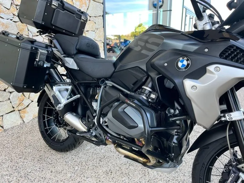 BMW 1250 GS TRIPLE BLACK FULL OPTION
