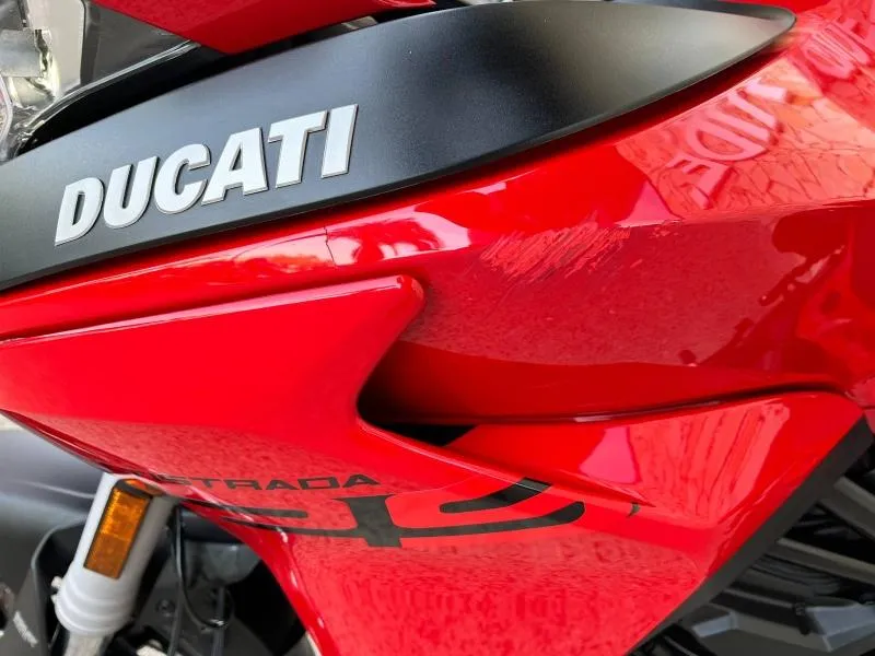 DUCATI V2 S 937 2024 Garantie jusqu'a 2028
