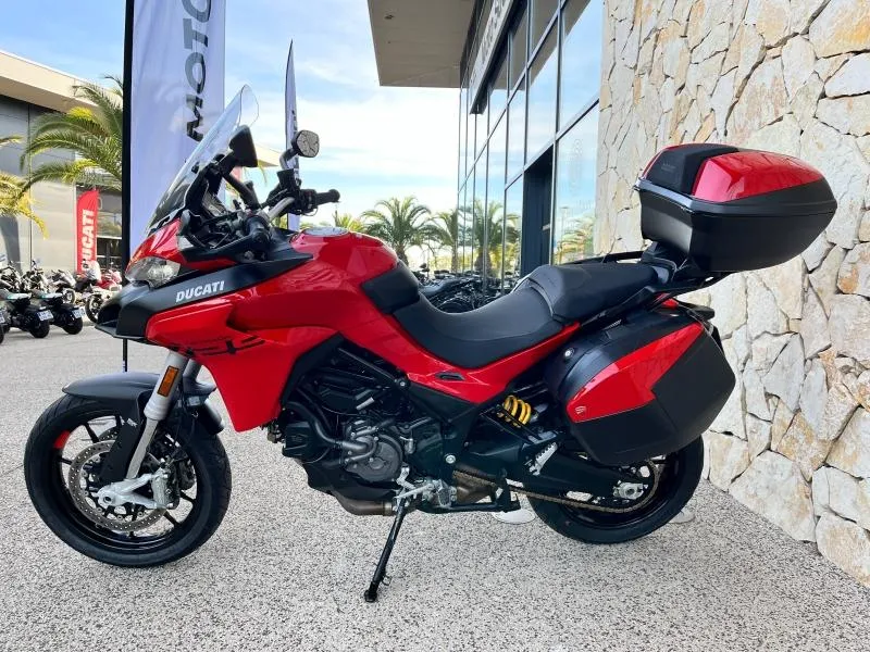 DUCATI V2 S 937 2024 Garantie jusqu'a 2028