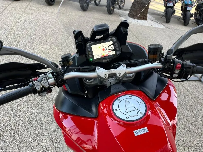 DUCATI V2 S 937 2024 Garantie jusqu'a 2028