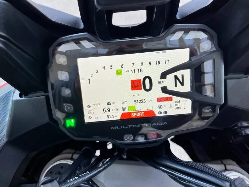 DUCATI V2 S 937 2024 Garantie jusqu'a 2028