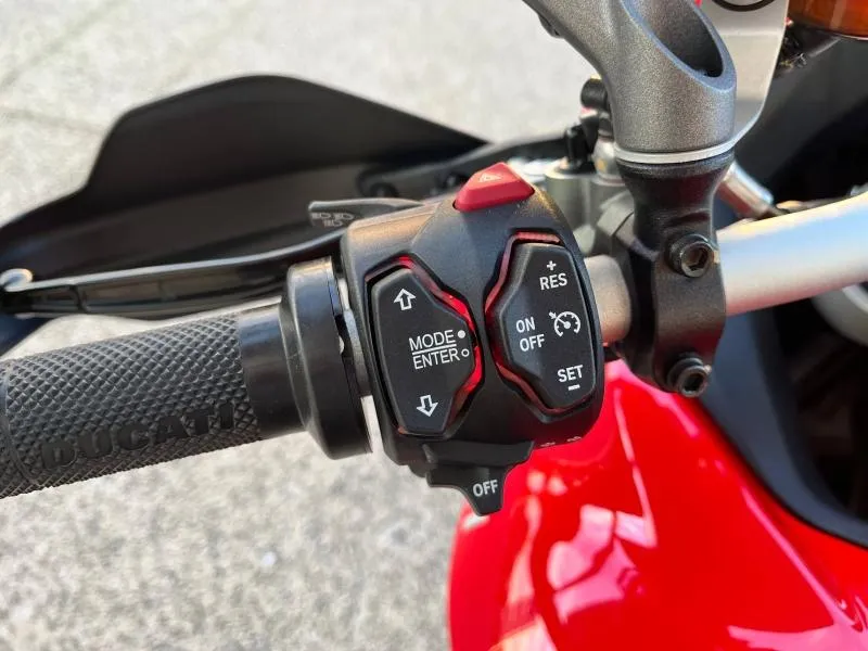 DUCATI V4 1160 + OPTIONS