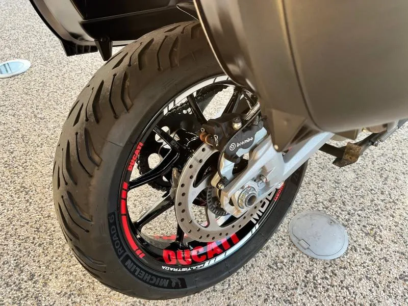 DUCATI V4 1160 + OPTIONS