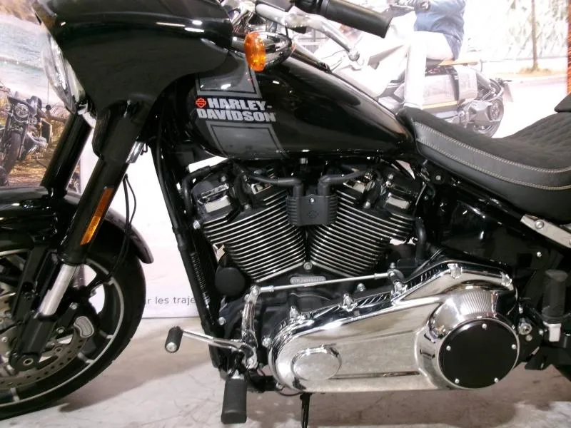 HARLEY-DAVIDSON SPORT GLIDE 107 BRIDABLE A2