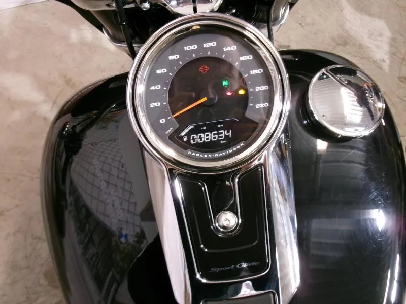 HARLEY-DAVIDSON SPORT GLIDE 107 BRIDABLE A2