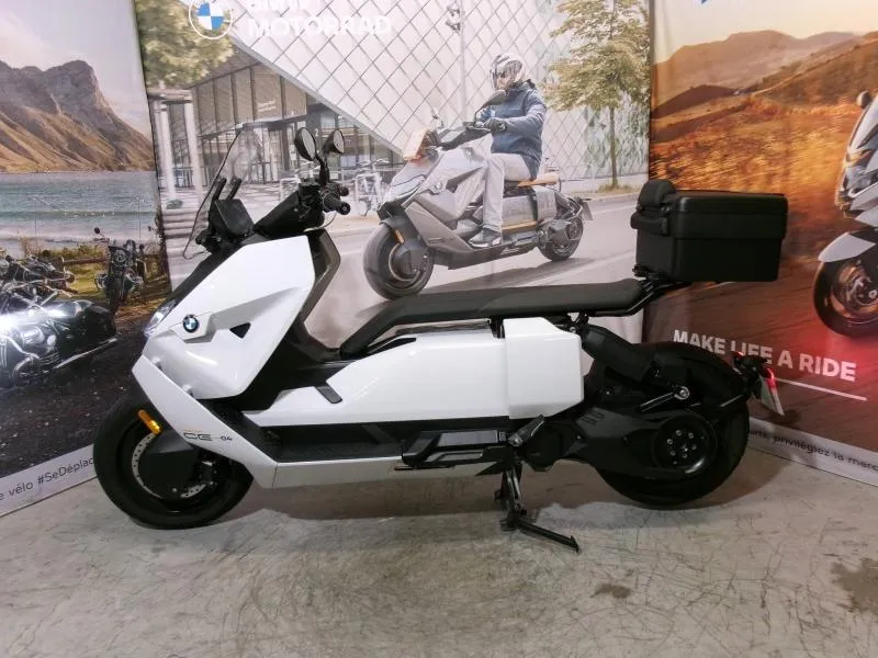 BMW CE04
