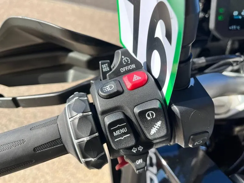 BMW 900 XR A2 FULL PACK