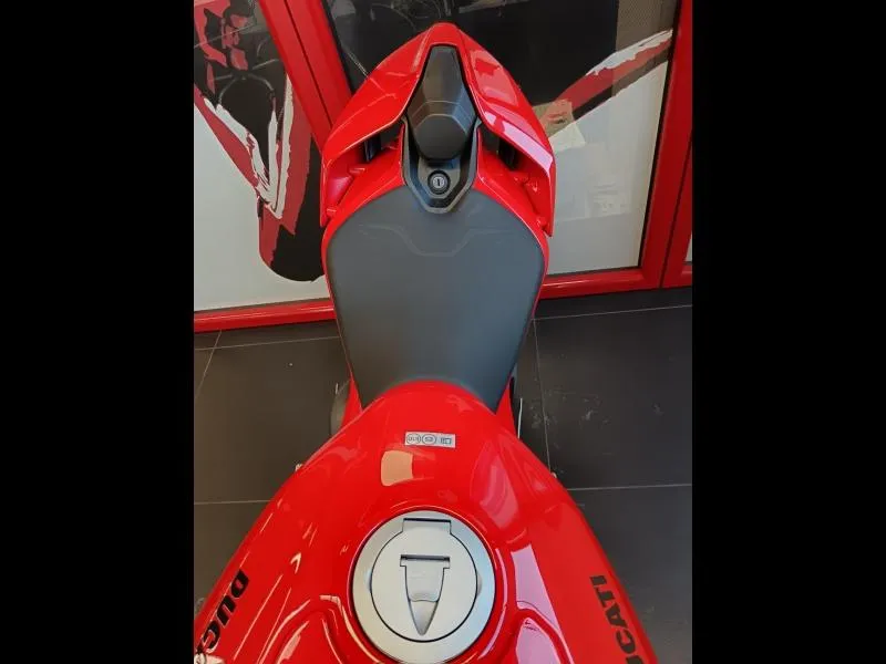 DUCATI 1103 Streetfighter V4 S