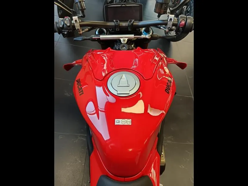 DUCATI 1103 Streetfighter V4 S