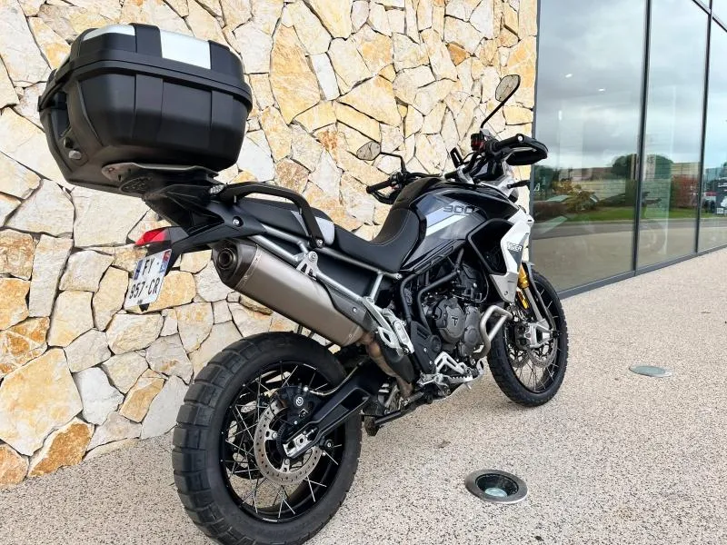 TRIUMPH 900 Rally Pro