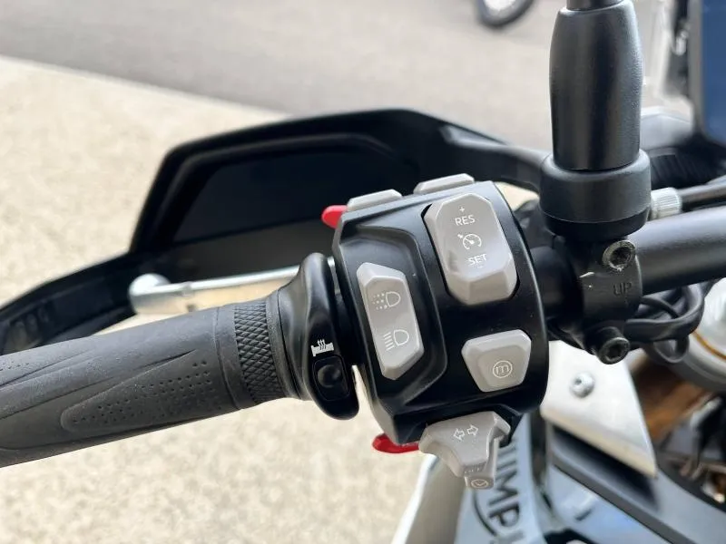 TRIUMPH 900 Rally Pro