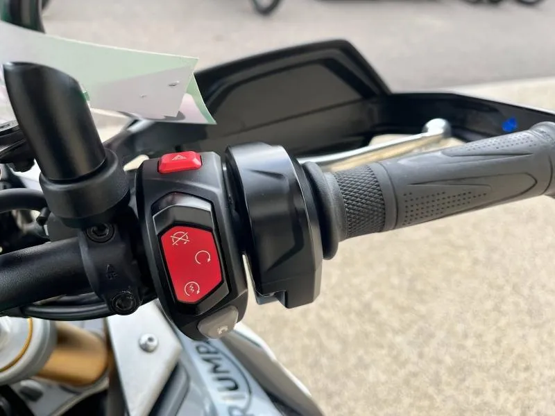 TRIUMPH 900 Rally Pro