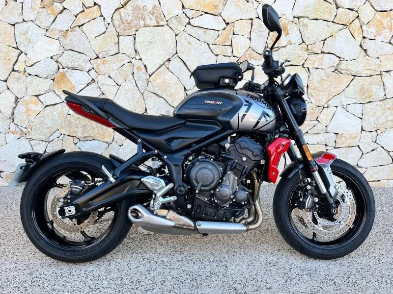 TRIUMPH 660 + OPTION.    950 KM SEULEMENT