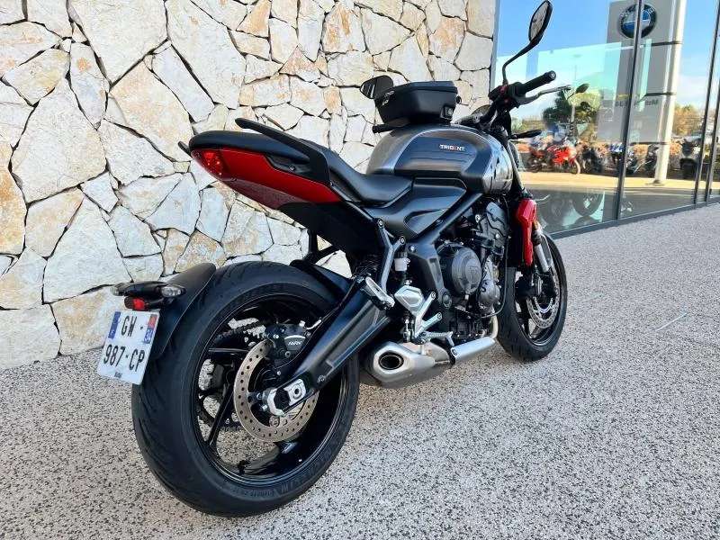 TRIUMPH 660 + OPTION.    950 KM SEULEMENT