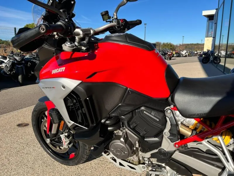 DUCATI V4 S 1160 Travel & Radar + options