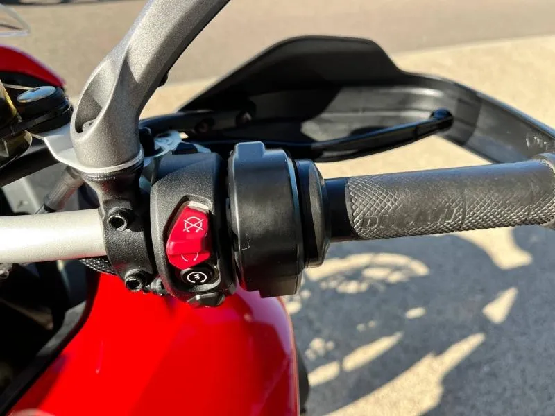 DUCATI V4 S 1160 Travel & Radar + options