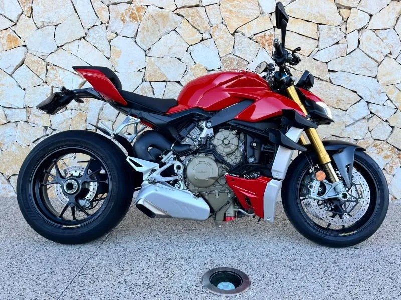 DUCATI 1103  V4 S
