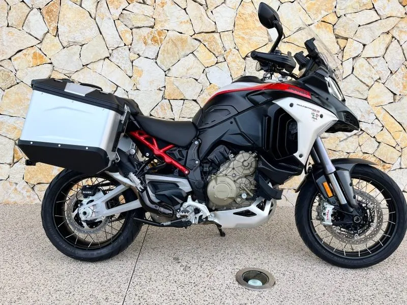 DUCATI V4 Rally 1160 Adventure Travel & Radar