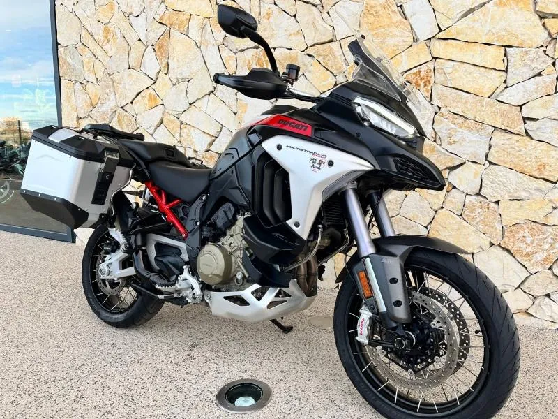 DUCATI V4 Rally 1160 Adventure Travel & Radar