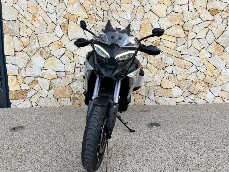 DUCATI V4 Rally 1160 Adventure Travel & Radar