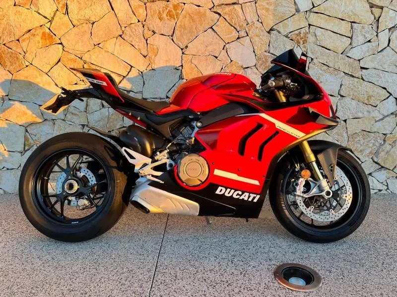 DUCATI V4 1103 S V4S avec une garantie 24 mois