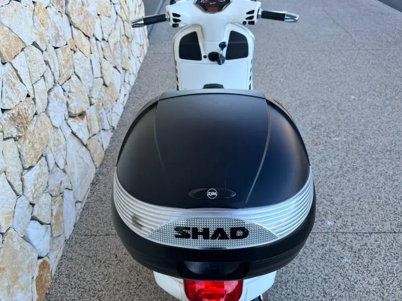 VESPA 125  Classic avec top case