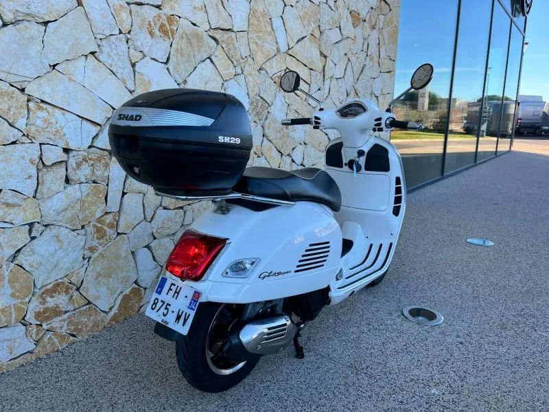 VESPA 125  Classic avec top case