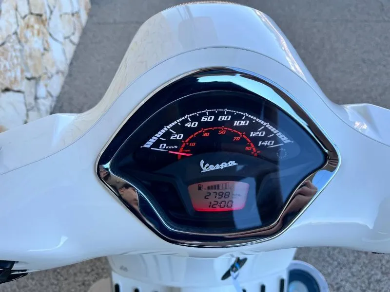 VESPA 125  Classic avec top case