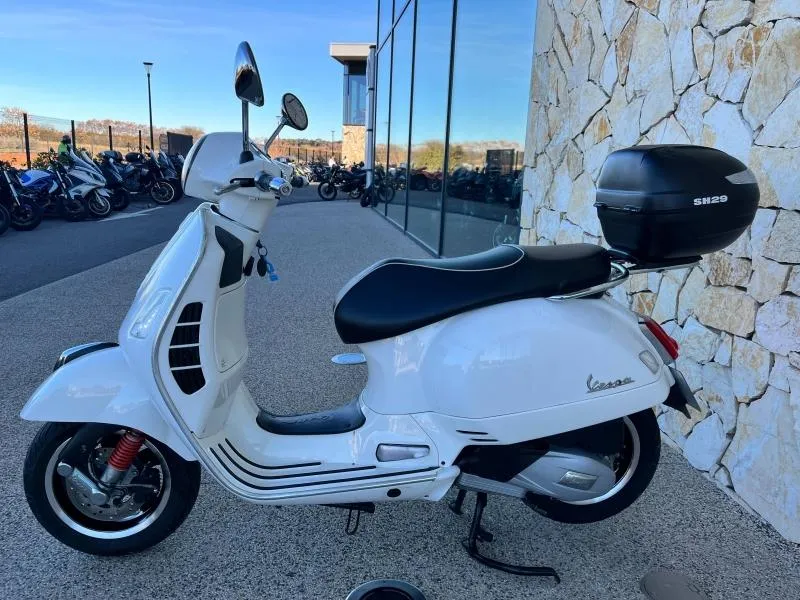 VESPA 125  Classic avec top case