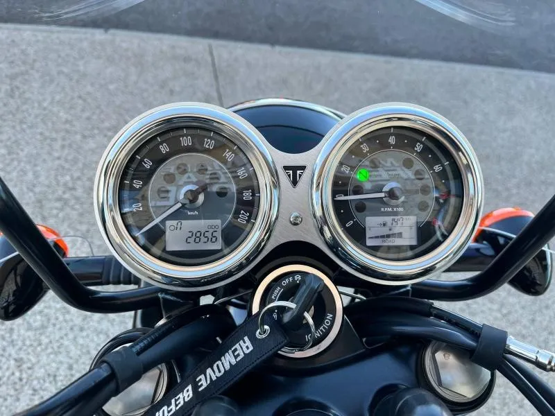 TRIUMPH T100 900  A2. + options