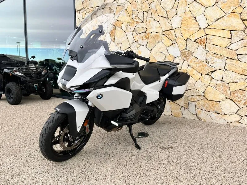 BMW 1300 RT BOITE AUTO. MOTO DE DIRECTION