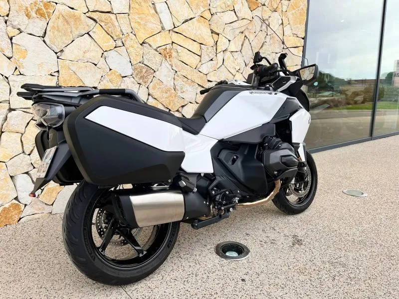 BMW 1300 RT BOITE AUTO. MOTO DE DIRECTION