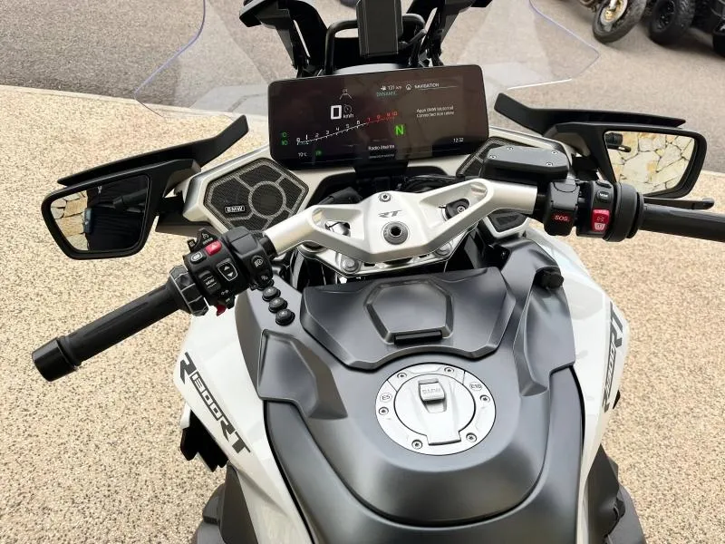 BMW 1300 RT BOITE AUTO. MOTO DE DIRECTION