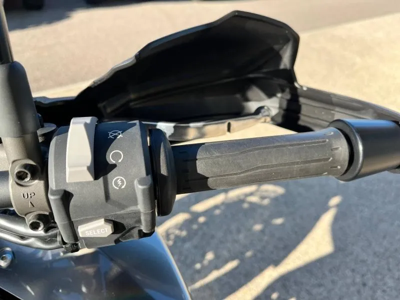 KAWASAKI 1100 SE 2025