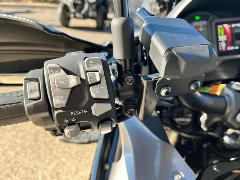 KAWASAKI 1100 SE 2025