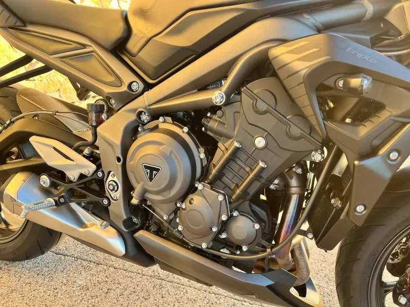 TRIUMPH 765 R 2022 118 cv