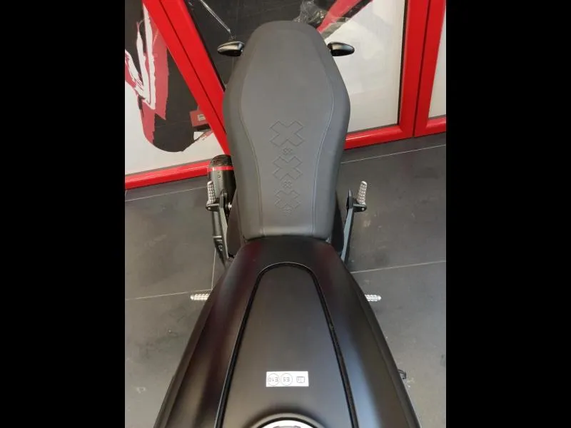 DUCATI Scrambler 800 Icon Dark
