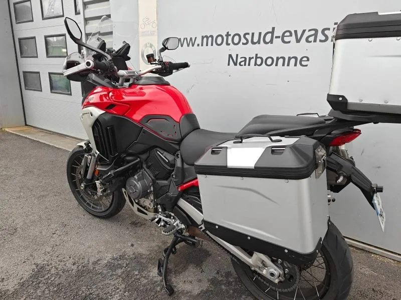 DUCATI V4 Rally 1160 Adventure Travel & Radar