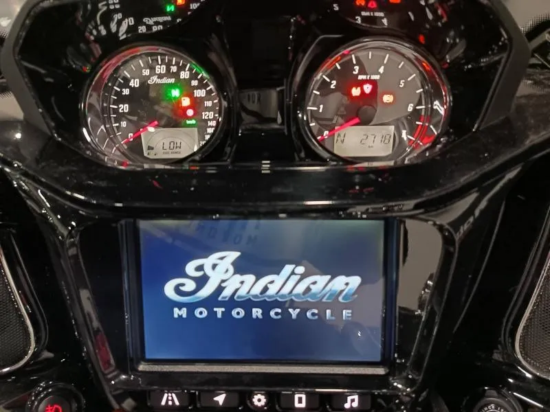 INDIAN Pursuit 1768 Limited with Premium Package 2025