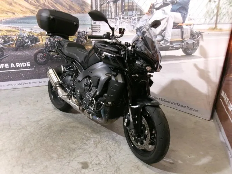 YAMAHA MT-10 1000 2024