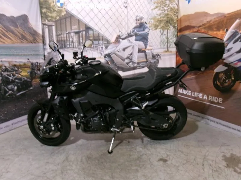 YAMAHA MT-10 1000 2024